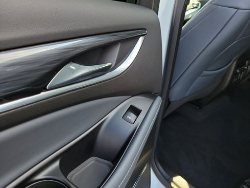 Used 2024 Buick Enclave Premium image 13