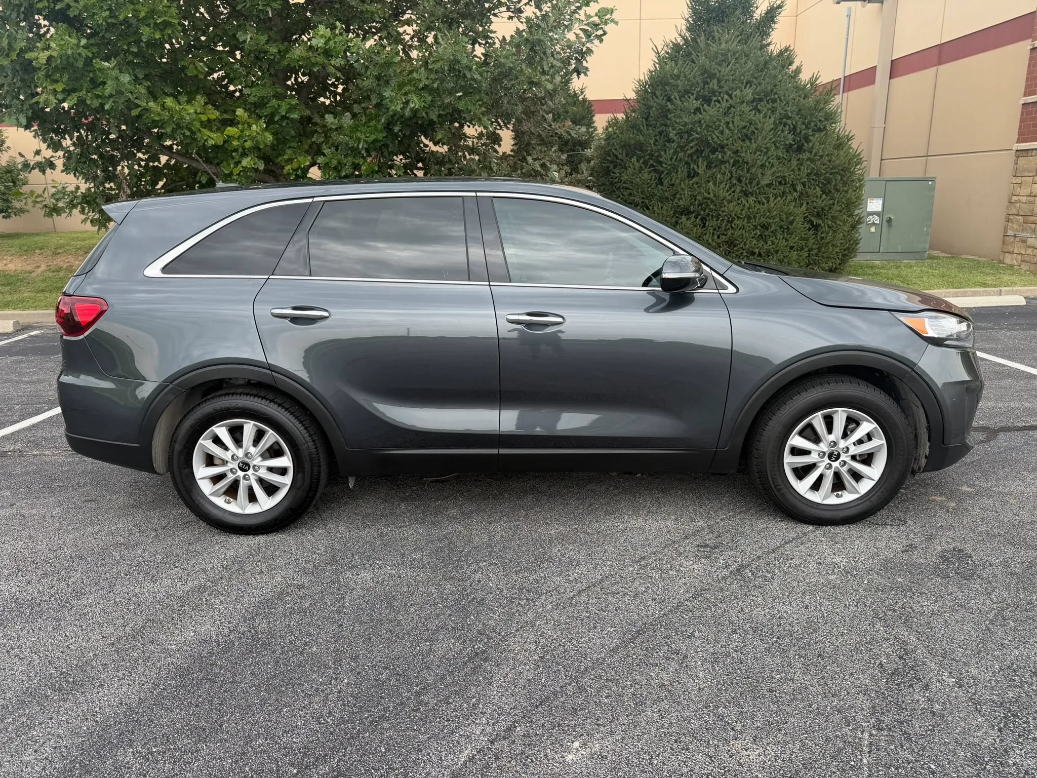 Used 2020 Kia Sorento LX FWD image 7