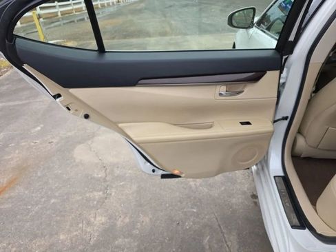 Used 2013 Lexus ES 350 image 45