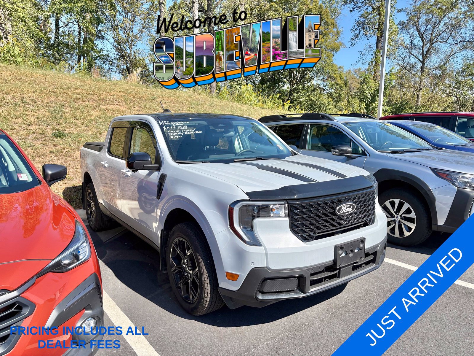 Used 2025 Ford Maverick Lariat w/ Black Appearance Package AWD/4WD image 1