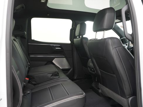Used 2025 GMC Sierra EV Denali AWD/4WD image 12