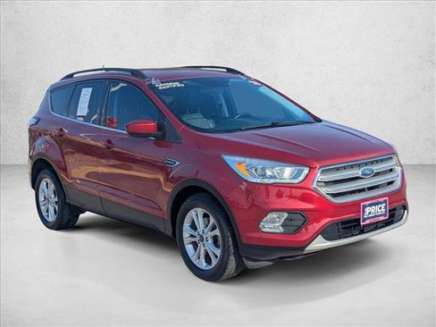 Used 2018 Ford Escape SEL image 3