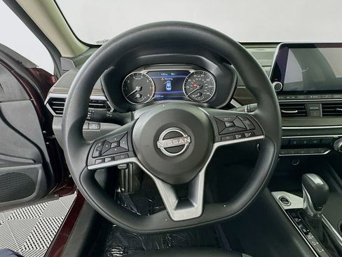 Certified 2025 Nissan Altima 2.5 SV FWD image 16