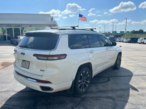 Used 2022 Jeep Grand Cherokee L Overland w/ Advanced Protech Group III AWD/4WD image 3