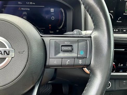 Used 2021 Nissan Rogue Platinum image 17