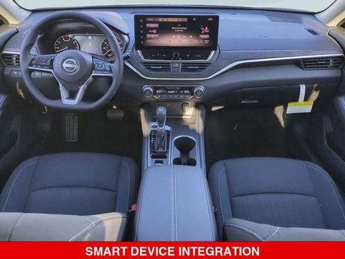 New 2025 Nissan Altima 2.5 SV w/ SV Premium Package FWD image 18