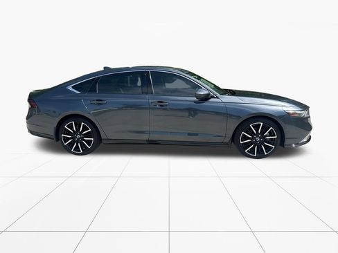 Used 2024 Honda Accord Touring image 9