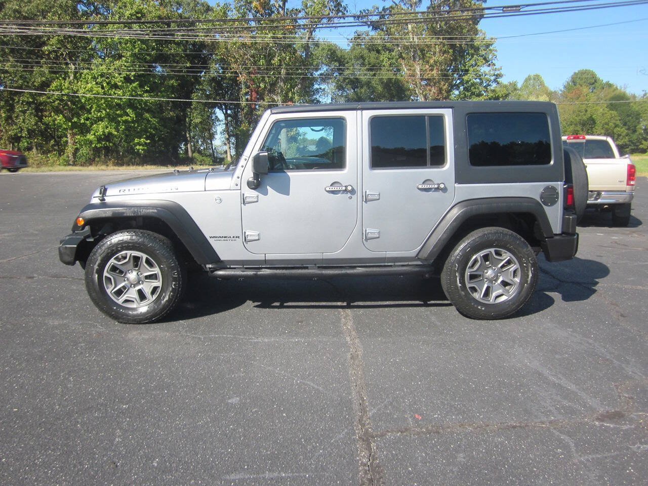 Used 2016 Jeep Wrangler Unlimited Rubicon w/ Max Tow Package AWD/4WD image 1