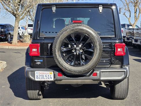 Used 2021 Jeep Wrangler Unlimited Sahara w/ Cold Weather Group image 5