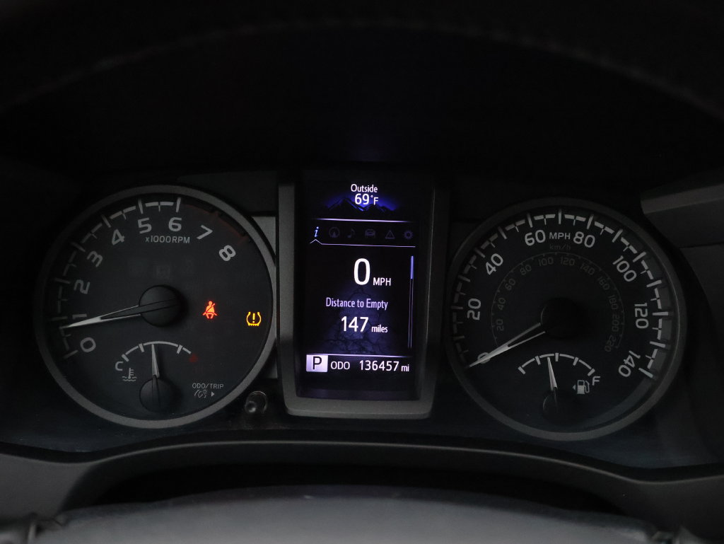 Used 2017 Toyota Tacoma TRD Sport w/ Tow Package (A/T) AWD/4WD image 26