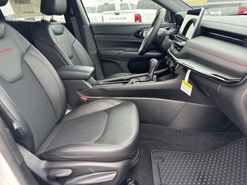 New 2026 Jeep Compass Trailhawk image 14