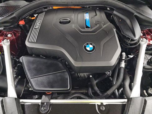 Used 2023 BMW 530e xDrive w/ Premium Package image 15