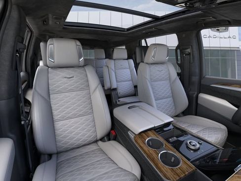 New 2026 Cadillac Escalade Platinum Sport AWD/4WD image 16