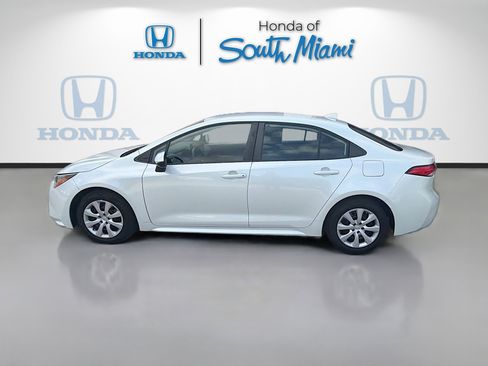 Used 2022 Toyota Corolla LE FWD image 4