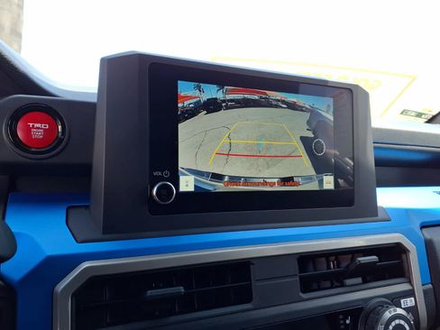 Certified 2025 Toyota Tacoma TRD Off-Road AWD/4WD image 13