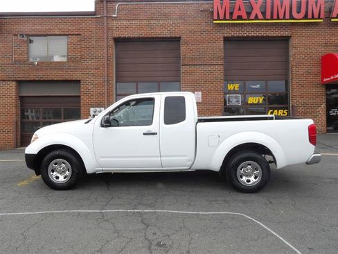 Used 2016 Nissan Frontier S image 2