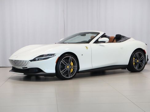 Certified 2024 Ferrari Roma Spider image 1