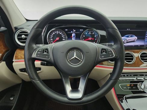 Used 2017 Mercedes-Benz E 300 4MATIC image 15