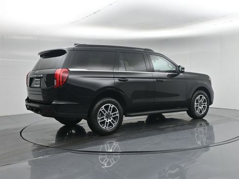 New 2026 Ford Expedition Active AWD/4WD image 29