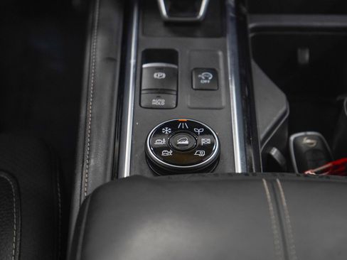 Used 2023 Nissan Pathfinder SL AWD/4WD image 21