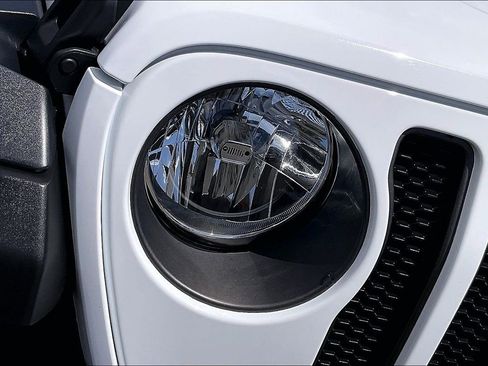 Used 2023 Jeep Wrangler Unlimited Rubicon image 26