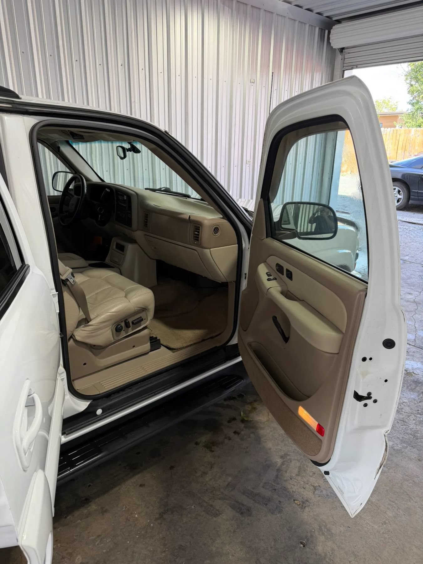 Used 2002 Chevrolet Tahoe LT RWD image 21