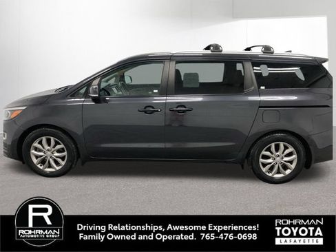 Used 2020 Kia Sedona EX FWD image 3