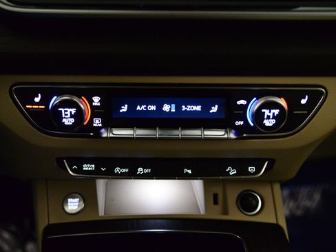 Certified 2024 Audi Q5 2.0T Premium w/ Convenience Package image 14