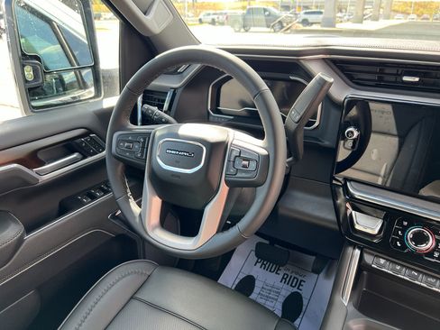 New 2025 GMC Sierra 3500 Denali w/ Denali Reserve Package image 33