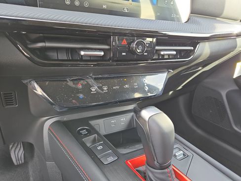 New 2026 Nissan Kicks SR image 30