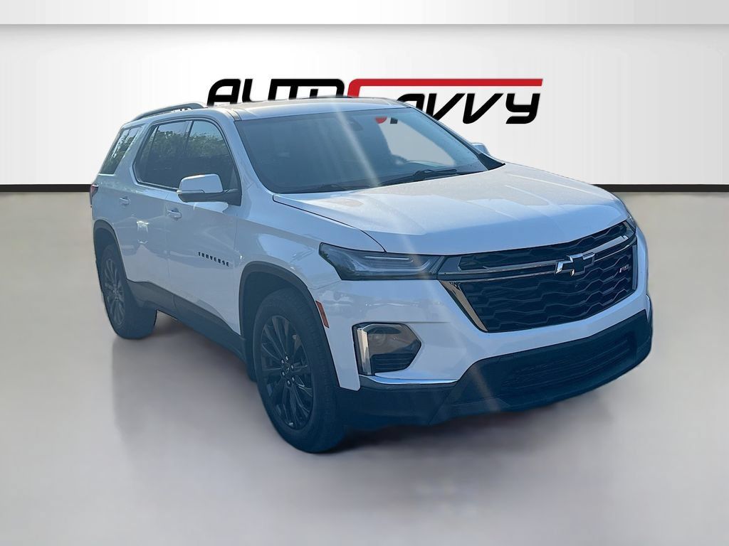 Used 2023 Chevrolet Traverse RS w/ LPO, Cargo Package FWD image 1