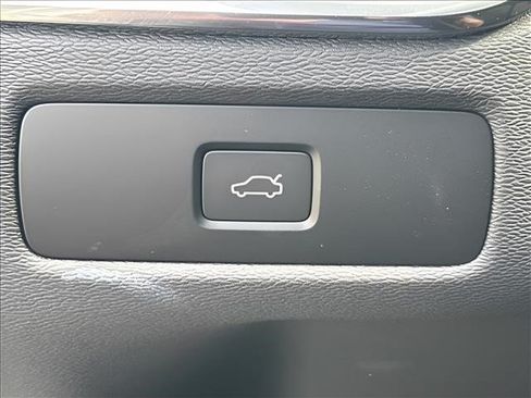 Used 2024 Volvo XC60 B5 Core AWD/4WD image 20
