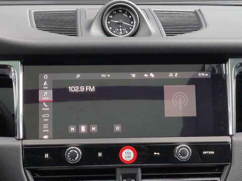 New 2026 Porsche Macan image 18