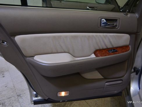 Used 2002 Acura RL image 9