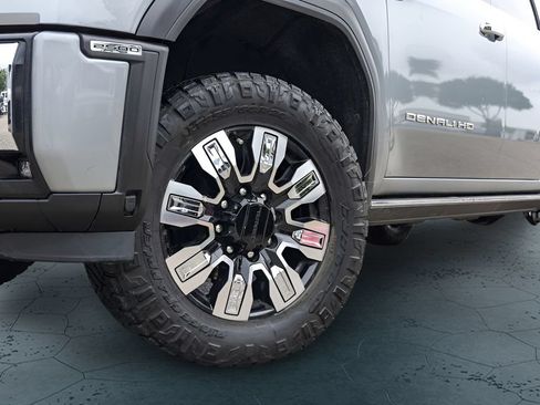 Used 2024 GMC Sierra 2500 Denali w/ Denali Reserve Package AWD/4WD image 4