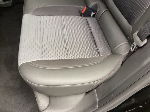 Used 2025 Chevrolet Trax LT w/ LT Convenience Package image 14