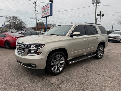 Used 2017 Chevrolet Tahoe LT w/ LT Signature Package image 2