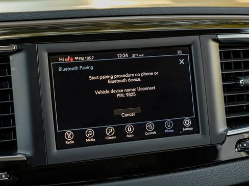 Used 2019 Chrysler Pacifica Touring-L image 36