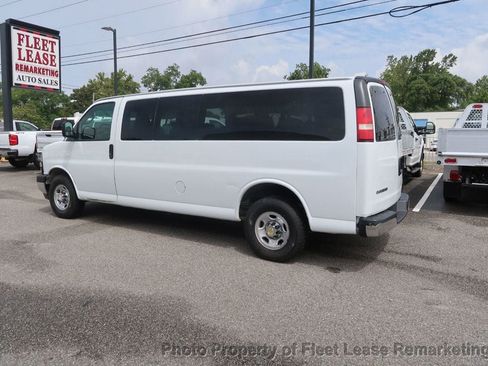 Used 2018 Chevrolet Express 3500 LT w/ LT Preferred Equipment Group RWD image 3