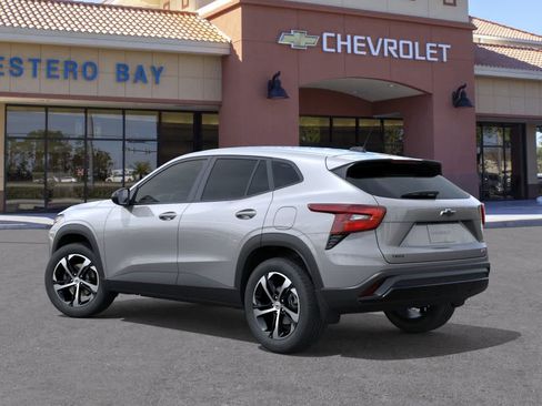 New 2026 Chevrolet Trax RS FWD image 3