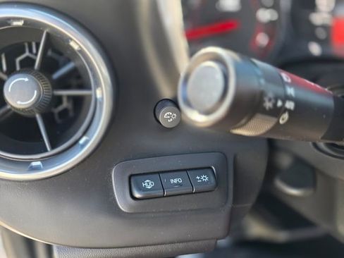 Used 2020 Chevrolet Camaro SS image 31