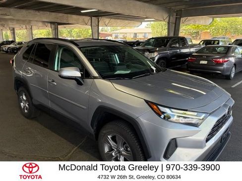 Used 2022 Toyota RAV4 XLE w/ Carpet Mat Package (TMS) AWD/4WD image 10