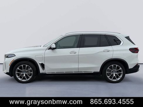 Used 2025 BMW X5 xDrive50e image 6