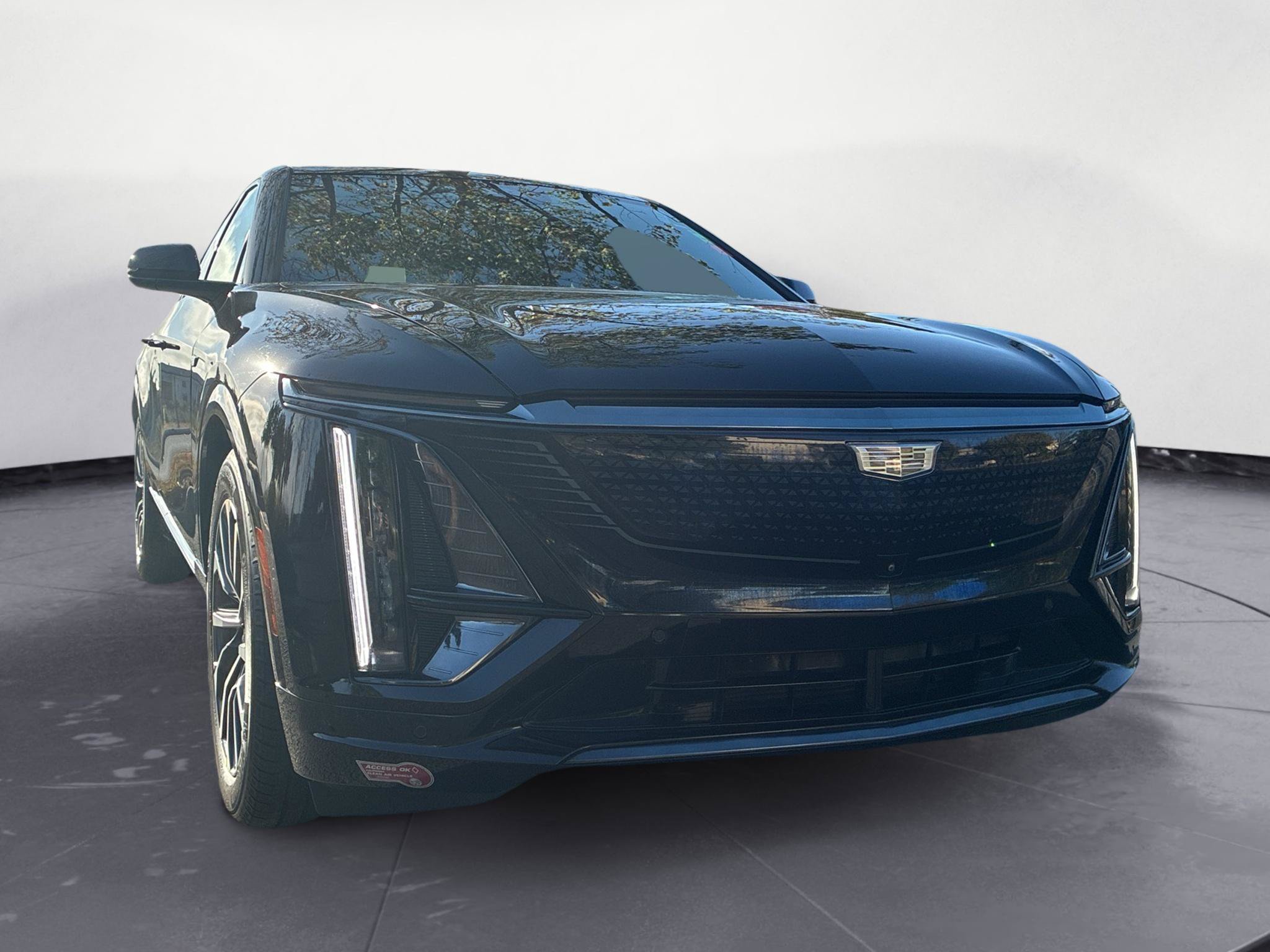 Used 2024 Cadillac Lyriq Sport RWD image 4