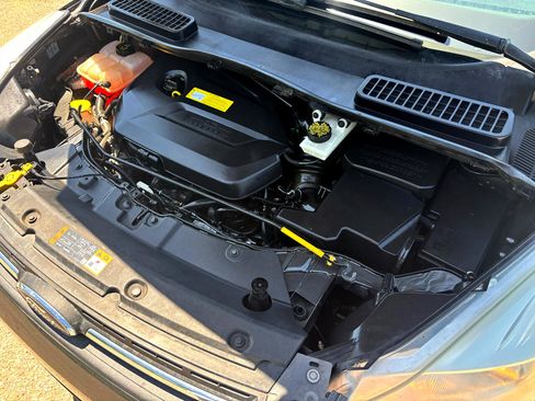 Used 2015 Ford Escape SE image 24