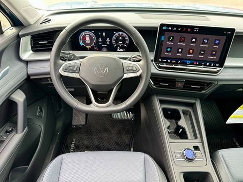 New 2026 Volkswagen Tiguan SE AWD/4WD image 16