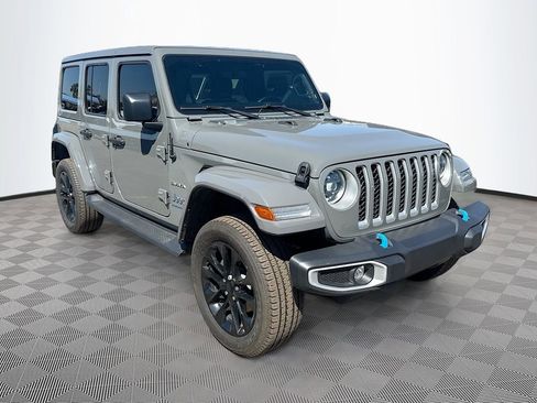 Used 2023 Jeep Wrangler Unlimited Sahara w/ Cold Weather Group image 4