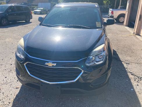 Used 2017 Chevrolet Equinox LS FWD image 2