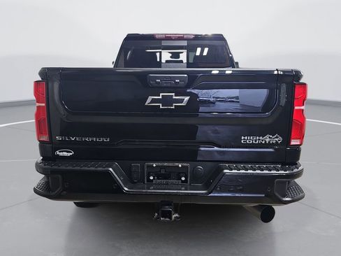 Used 2024 Chevrolet Silverado 2500 High Country w/ Technology Package AWD/4WD image 5