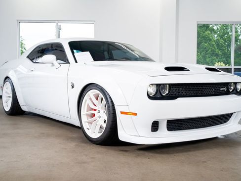 Used 2019 Dodge Challenger SRT Hellcat w/ Widebody Package RWD image 6
